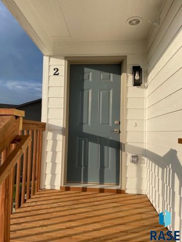 9308 W 32nd St Street 2, Sioux Falls, SD 57106