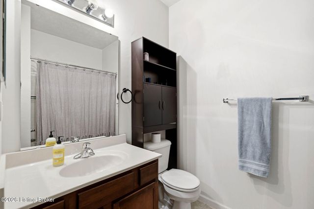 2704 Bradford Commons Dr 103, Louisville, KY 40299