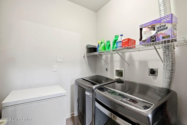 2704 Bradford Commons Dr 103, Louisville, KY 40299