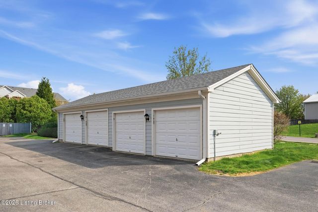 2704 Bradford Commons Dr 103, Louisville, KY 40299