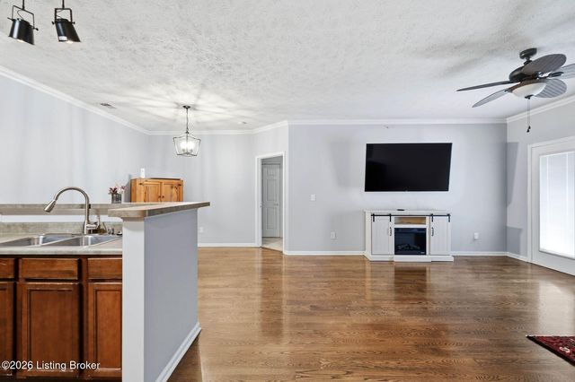 2704 Bradford Commons Dr 103, Louisville, KY 40299