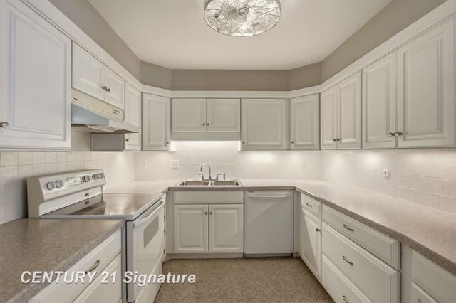 719 Kennely Road, Saginaw Twp, MI 48609