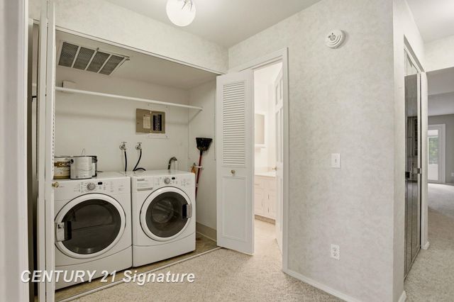 719 Kennely Road, Saginaw Twp, MI 48609