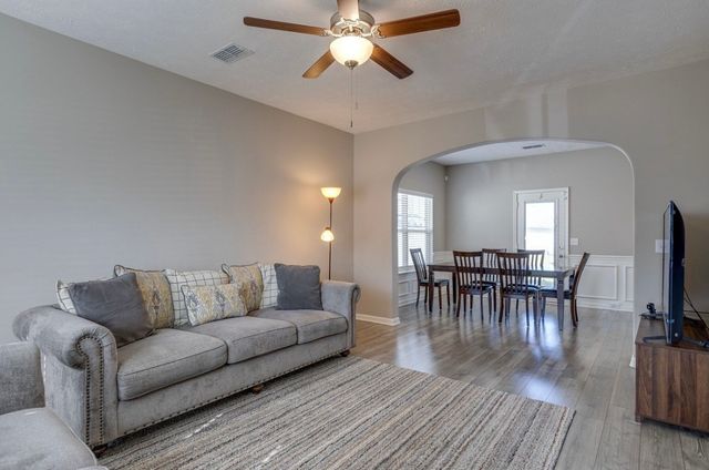 2110 Oak Dr, Murfreesboro, TN 37128