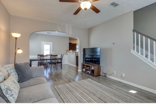 2110 Oak Dr, Murfreesboro, TN 37128