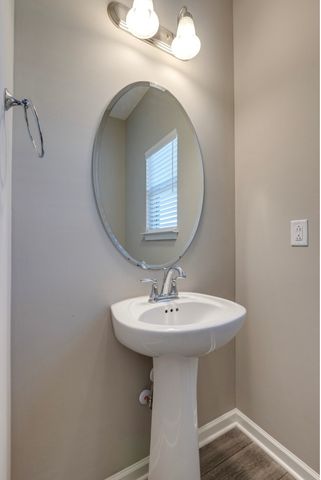 2110 Oak Dr, Murfreesboro, TN 37128