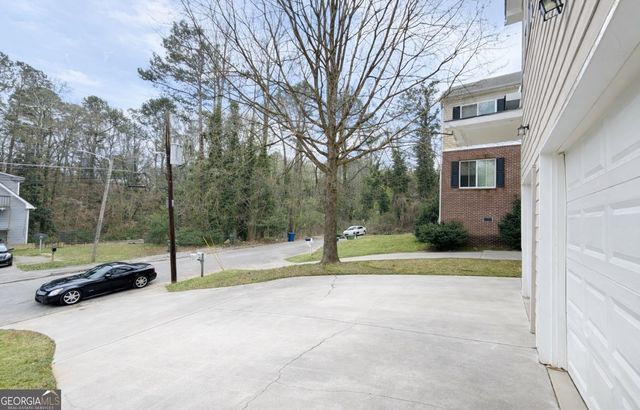 2035 Lois Place NW, Atlanta, GA 30318