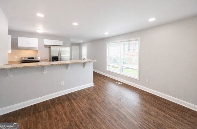 2035 Lois Place NW, Atlanta, GA 30318