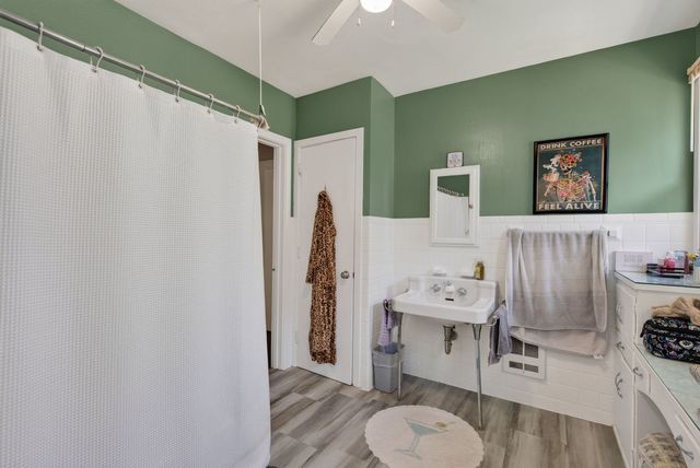 2415 Glen Place, Davenport, IA 52804