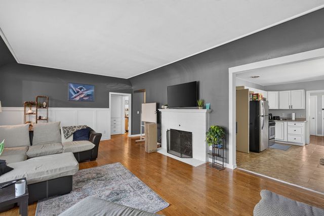 2415 Glen Place, Davenport, IA 52804