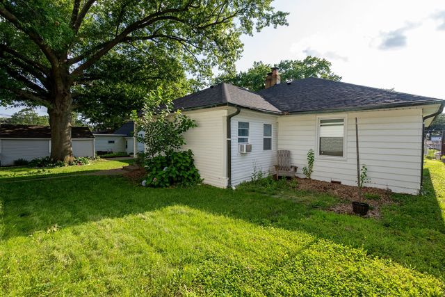 2415 Glen Place, Davenport, IA 52804