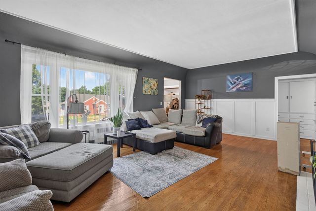 2415 Glen Place, Davenport, IA 52804