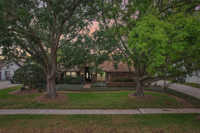 17913 CLEAR LAKE DRIVE, Lutz, FL 33548