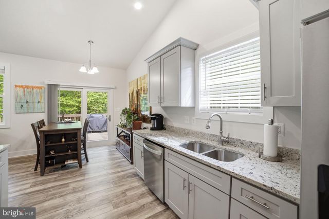 329 N GLEBE RD, Montross, VA 22520