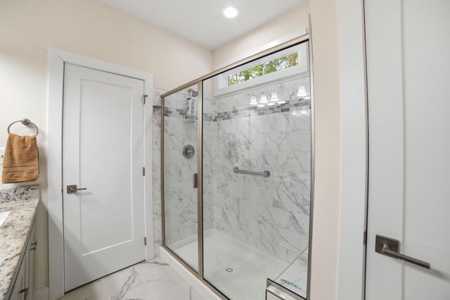 329 N GLEBE RD, Montross, VA 22520