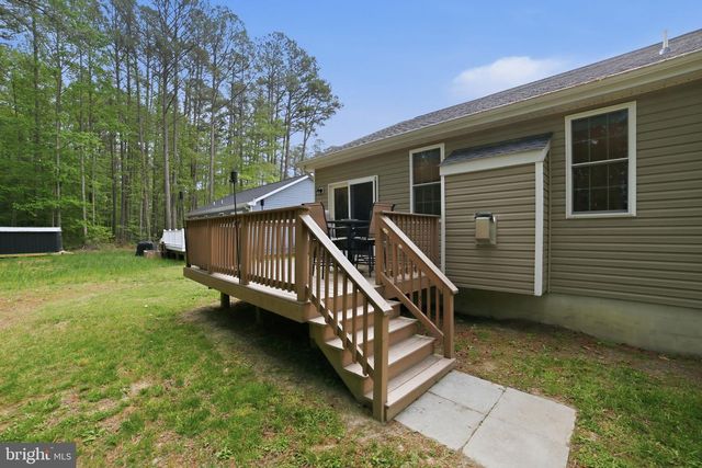 329 N GLEBE RD, Montross, VA 22520