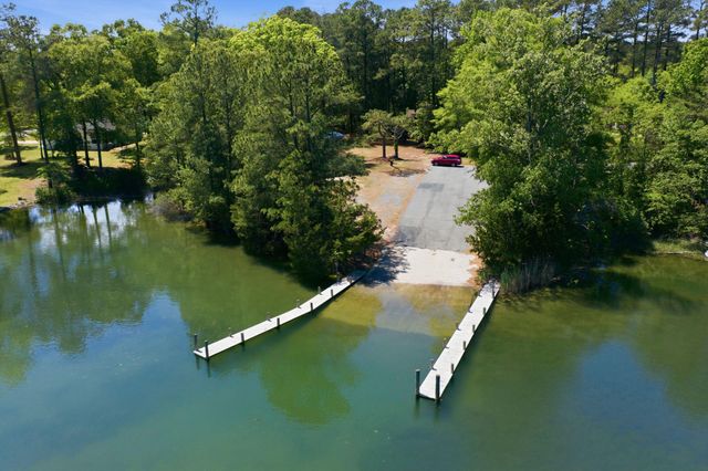 329 N GLEBE RD, Montross, VA 22520