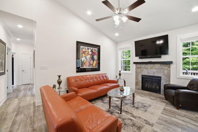329 N GLEBE RD, Montross, VA 22520
