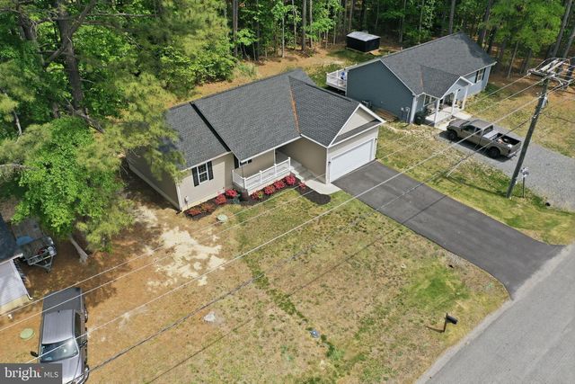 329 N GLEBE RD, Montross, VA 22520