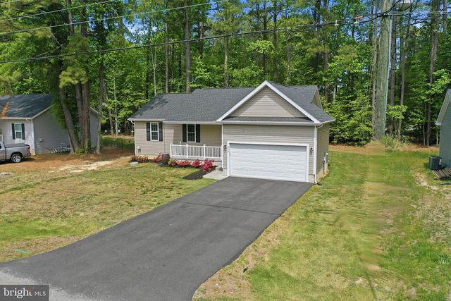 329 N GLEBE RD, Montross, VA 22520