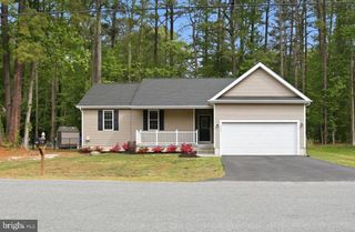 329 N GLEBE RD, Montross, VA 22520