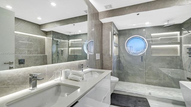 1000 E Island Blvd 1004, Aventura, FL 33160