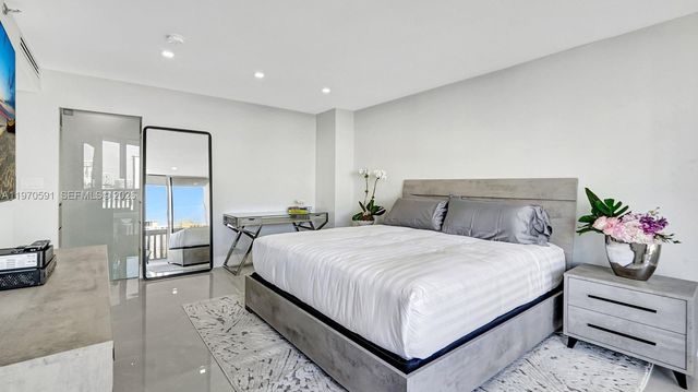 1000 E Island Blvd 1004, Aventura, FL 33160