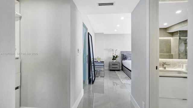 1000 E Island Blvd 1004, Aventura, FL 33160