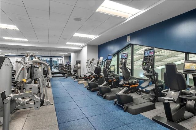 1000 E Island Blvd 1004, Aventura, FL 33160