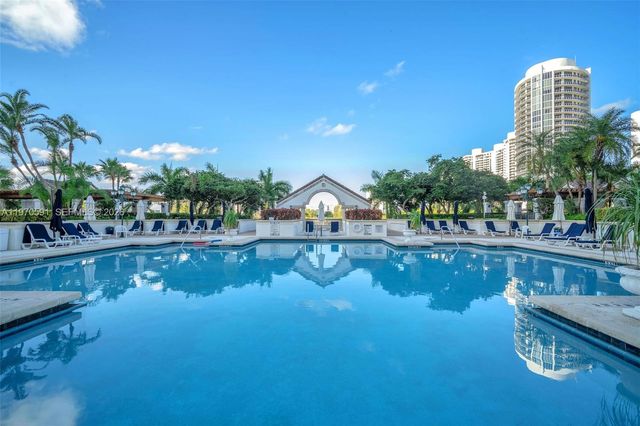 1000 E Island Blvd 1004, Aventura, FL 33160