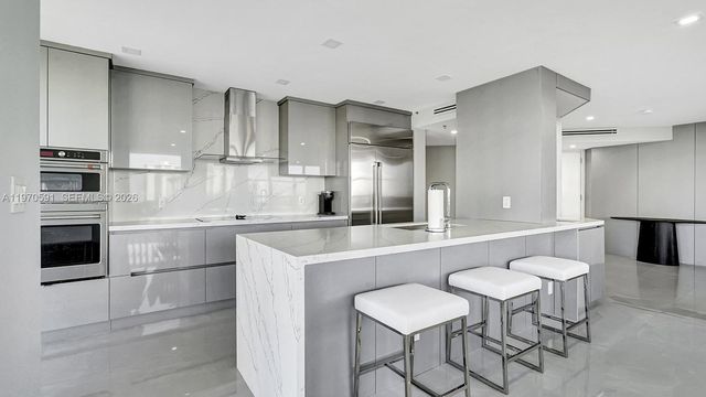 1000 E Island Blvd 1004, Aventura, FL 33160