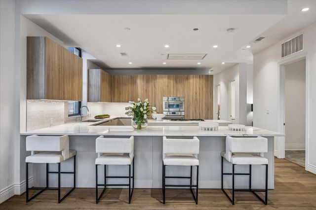 2323 San Felipe Street 901, Houston, TX 77019