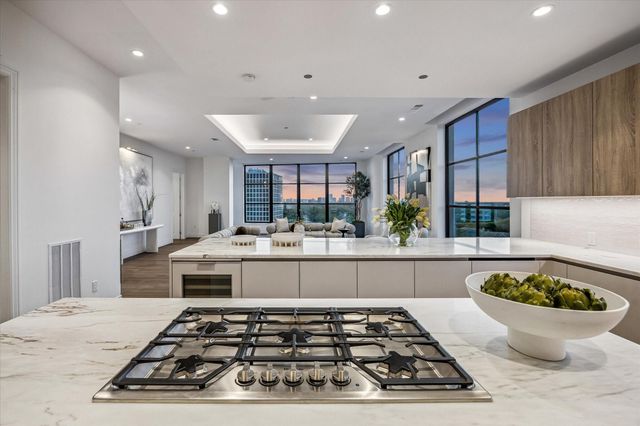 2323 San Felipe Street 901, Houston, TX 77019