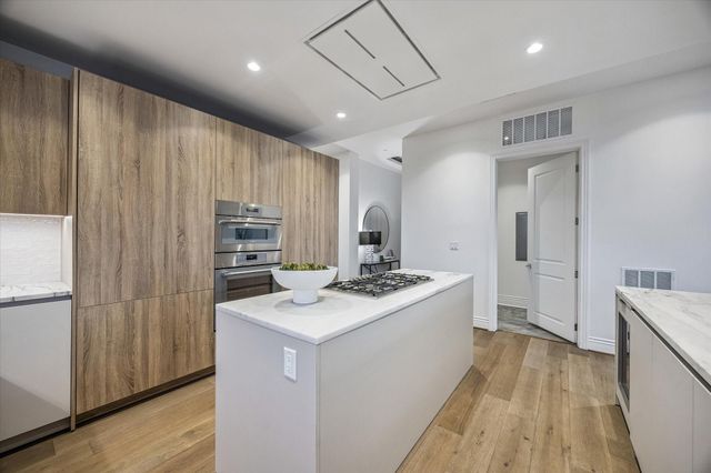 2323 San Felipe Street 901, Houston, TX 77019