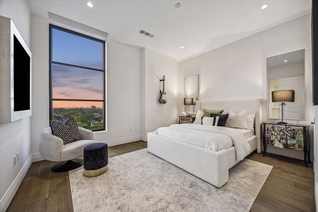 2323 San Felipe Street 901, Houston, TX 77019