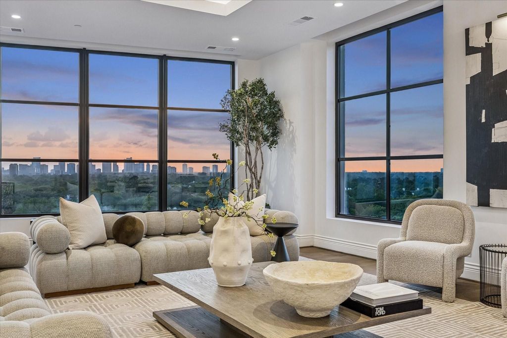 2323 San Felipe Street 901, Houston, TX 77019