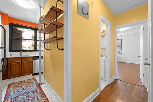 7810 34th Ave Apt 3B, New York City, NY 11372