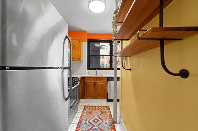 7810 34th Ave Apt 3B, New York City, NY 11372