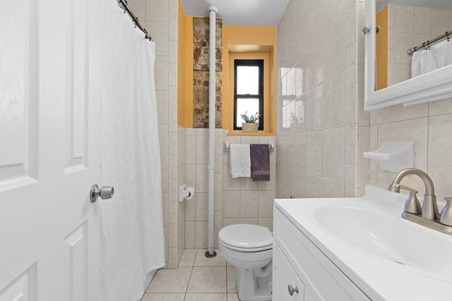 7810 34th Ave Apt 3B, New York City, NY 11372