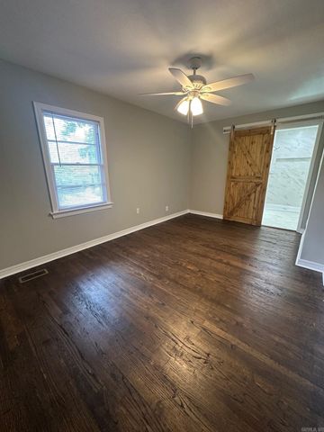 5909 Lee Avenue, Little Rock, AR 72205