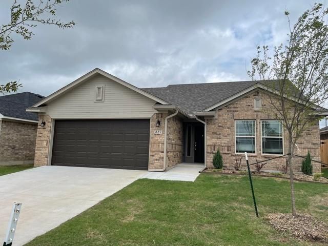 421 Compass Drive, Yukon, OK 73099