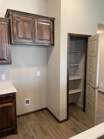 421 Compass Drive, Yukon, OK 73099