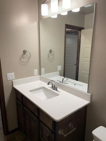 421 Compass Drive, Yukon, OK 73099