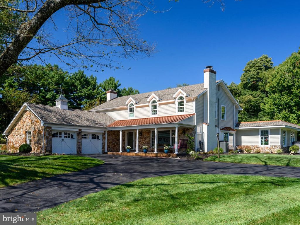 935 SKYLINE DR, CHESTER SPRINGS, PA 19425 — photo 2