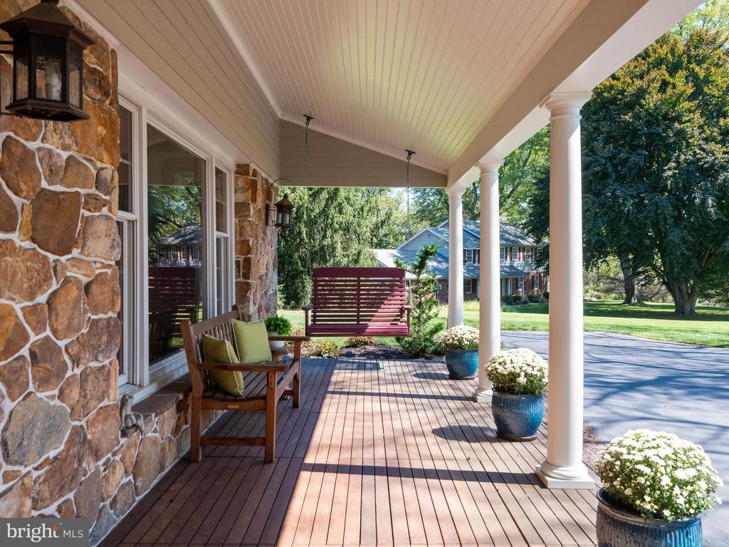 935 SKYLINE DR, CHESTER SPRINGS, PA 19425 — photo 5