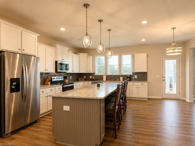 3125 Fortnight Road, Pfafftown, NC 27040