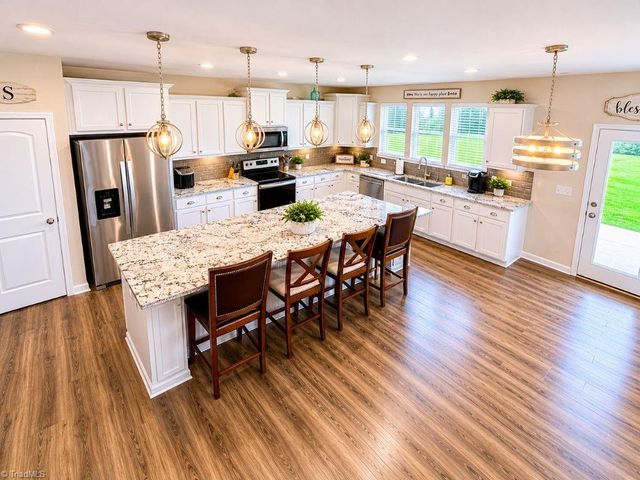 3125 Fortnight Road, Pfafftown, NC 27040