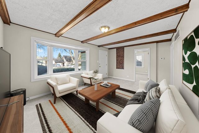 25 S Hudson Street, Westmont, IL 60559