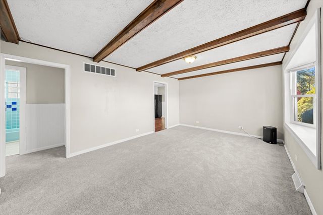 25 S Hudson Street, Westmont, IL 60559