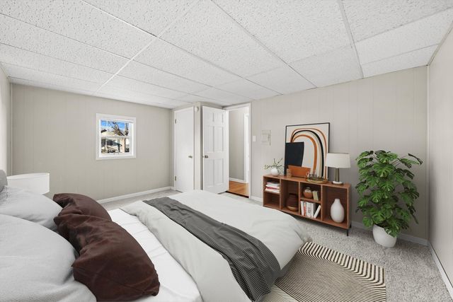 25 S Hudson Street, Westmont, IL 60559